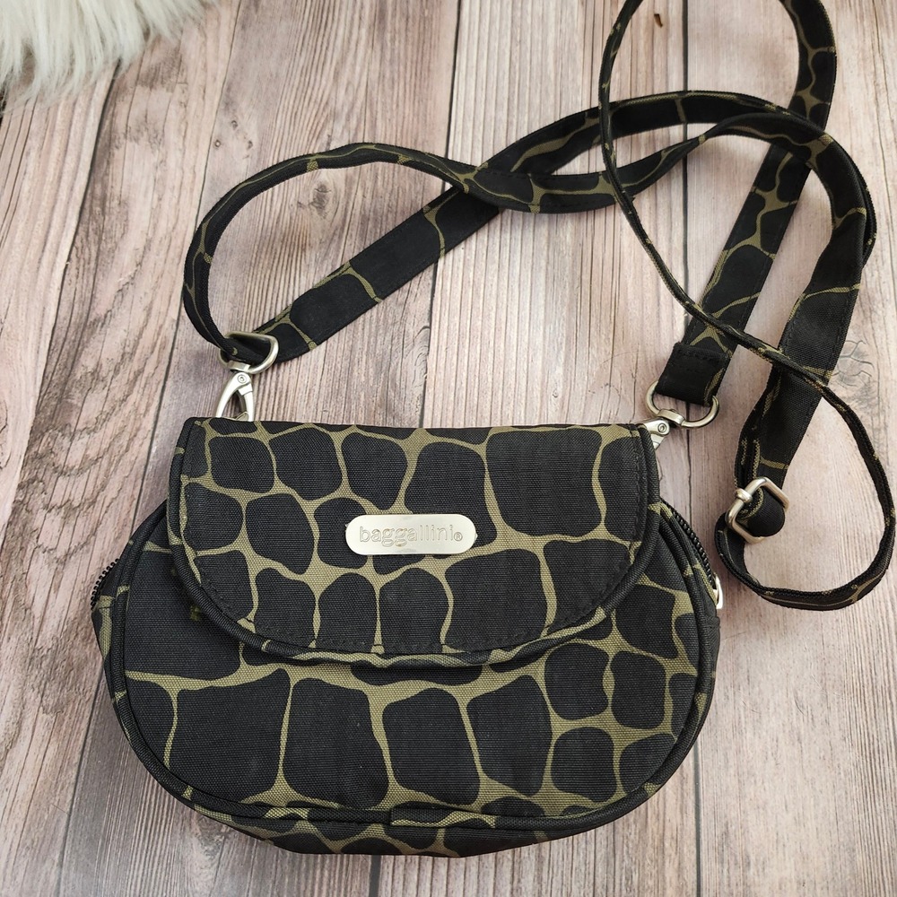 Baggallini Crossbody‎ Bag Giraffe Print Lightweight Travel Purse Small